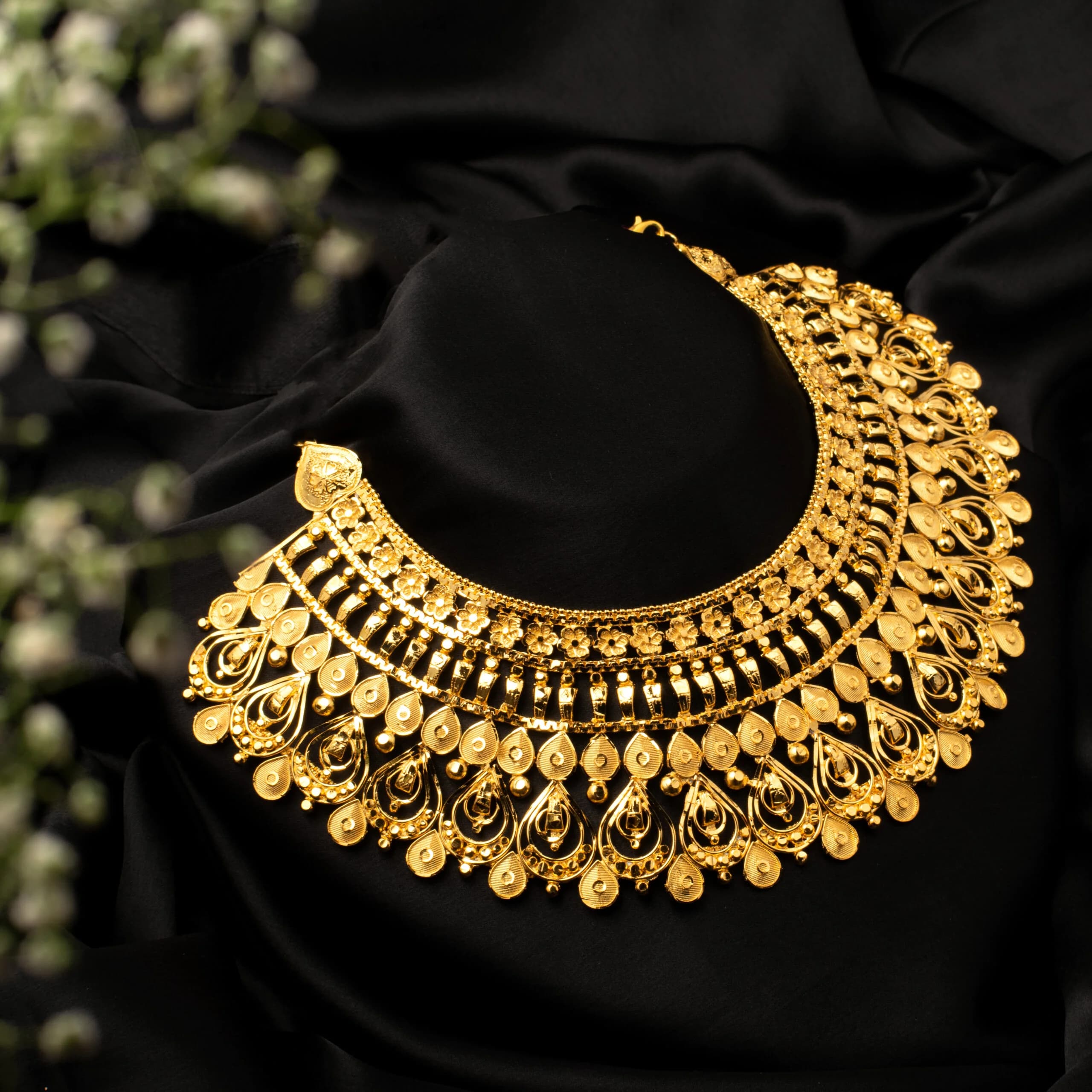 The Art of Kundan: Understanding Traditional Indian Jewellery